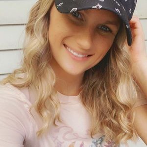 Meet your Posher, Dana